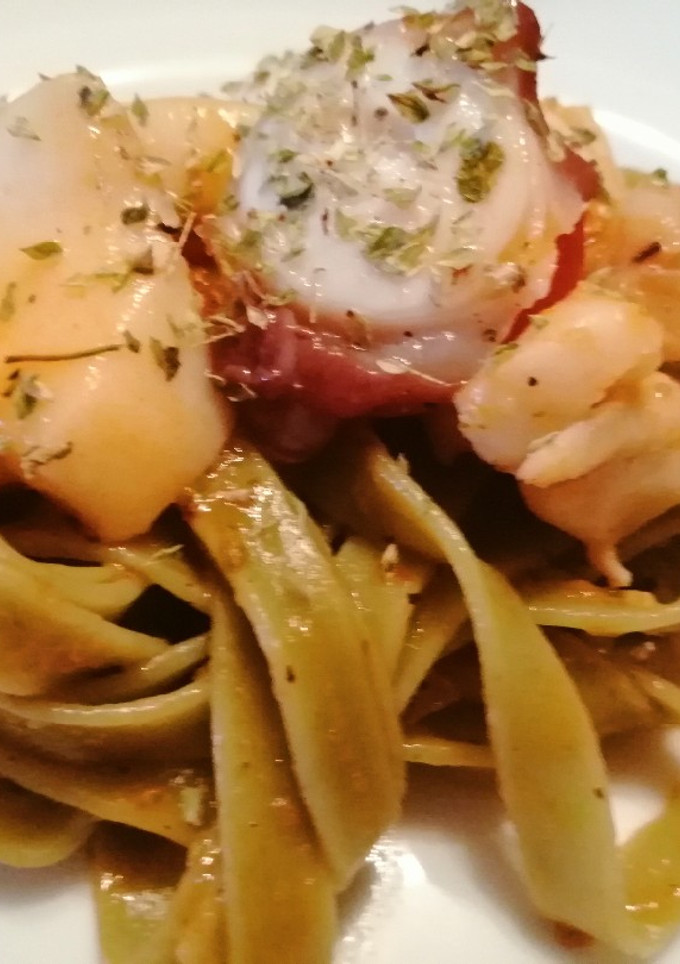 Una foto de Fettuccine con frutos del mar