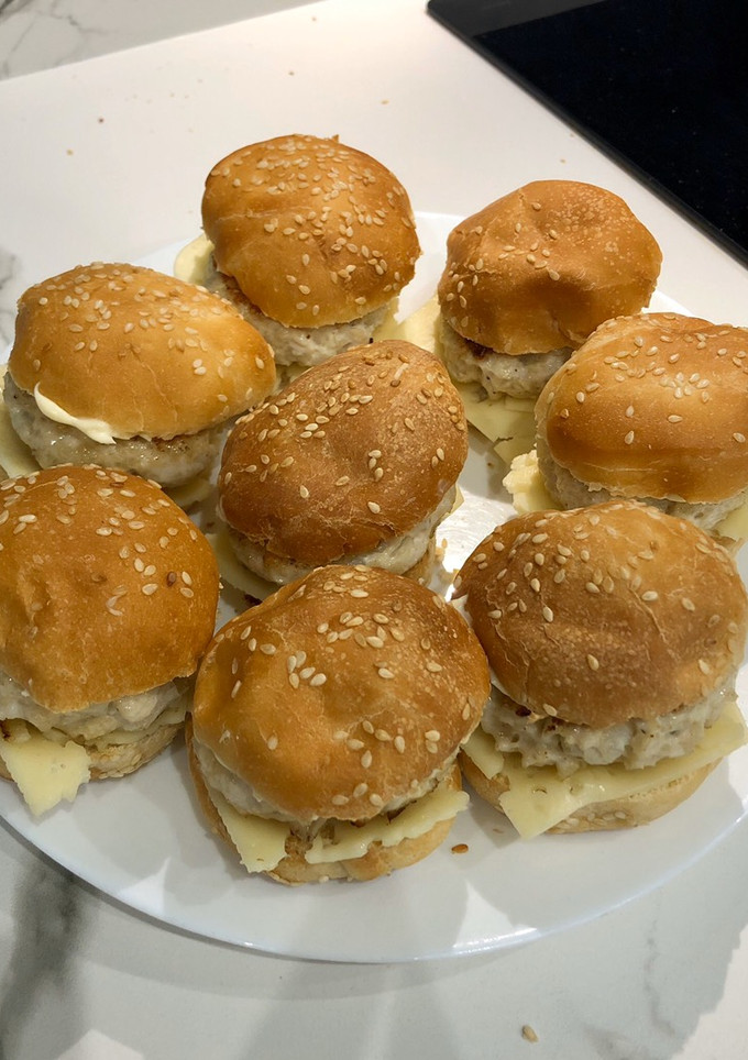 Una foto de Mini hamburguesas de pollo