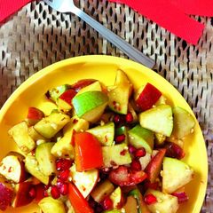 A picture of Thai fruits salad.