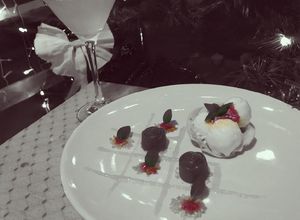 Una foto de Falso caviar o esferificaciones de frambuesa
