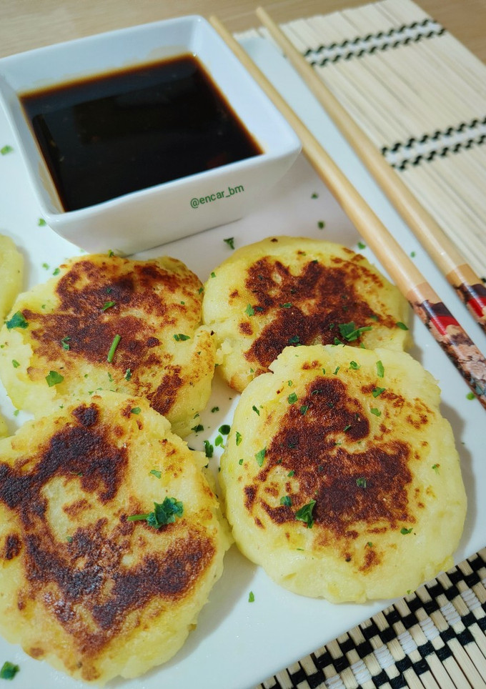 Una foto de Tortitas de patata al estilo coreano