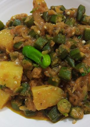 A picture of Bhindi Aloo.