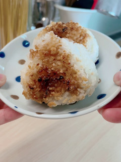 烤醬油飯糰|過熱水蒸氣烤箱微波爐 的食譜成品照片