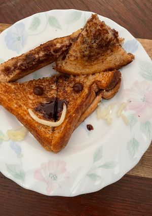 चोकलेट सॅन्डविज (chocolate sandwich recipe in marathi) रेसिपी चे मुख्य फोटो 