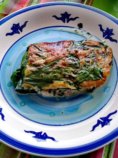 Una foto de Pastel de acelgas y atún con crema