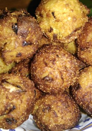 रवा राइस पकोड़े (Rava rice pakode recipe in Hindi) रेसिपी मुख्य फोटो