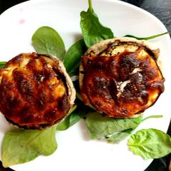 My Aubergine, Beetroot + mozzarella Stuffed Mushrooms 😗 A picture of My Aubergine, Beetroot + mozzarella Stuffed Mushrooms 😗.