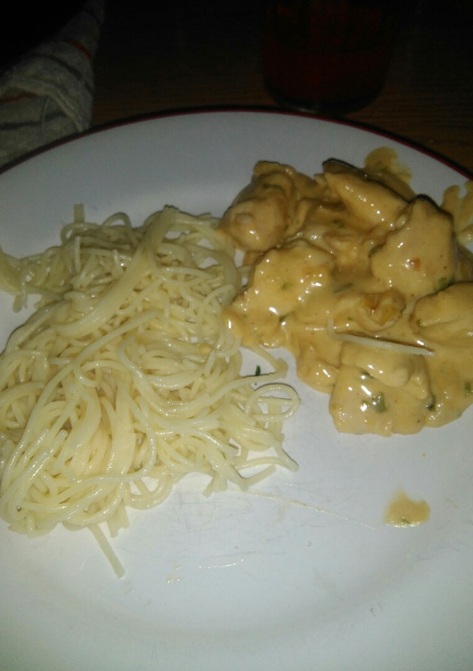 Una foto de Pollo a la salsa de queso