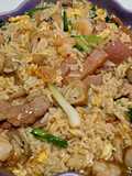 ข้าวผัดราดหน้ารวมมิตร