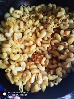 मैकरॉनी (macaroni recipe in Hindi) रेसिपी मुख्य फोटो