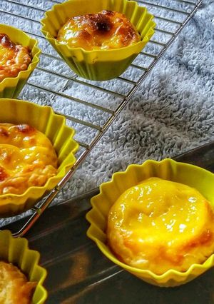 A picture of Easy Portuguesse Egg Tarts.