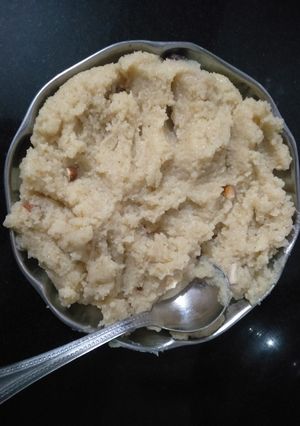 સોજી નો શીરો (Sooji Sheera Recipe In Gujarati) રેસીપી મુખ્ય ફોટો
