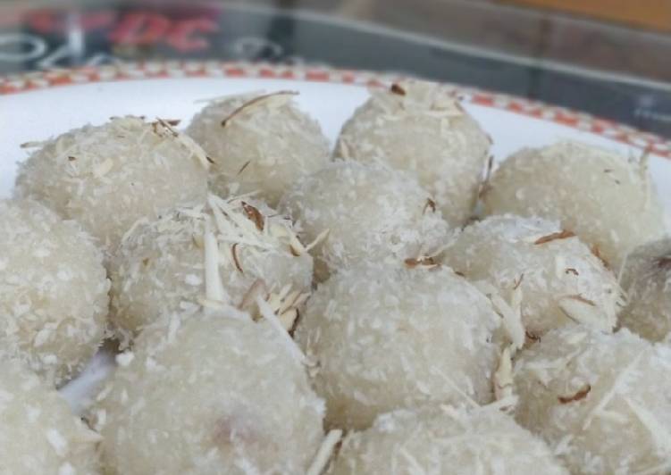 Coconut Ladoo