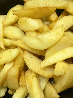 A picture of Homemade potato chips.