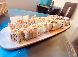 Una foto de Makis acevichados caseros 🇵🇪