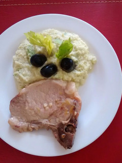 Una foto de Puré de apio y palta con chuleta de cerdo