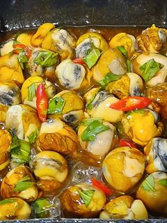 Hình của món Cút lộn xào me.