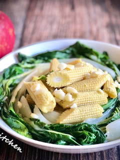 蒜炒奶油白菜 / 當季食材 的食譜成品照片