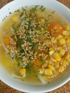 Una foto de Sopa de verduras con fideos Udon