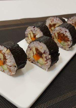 肉鬆蛋壽司捲 的食譜成品照片