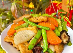 Hình của món Rau củ kho chay.