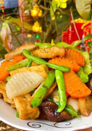 Hình của món Rau củ kho chay.