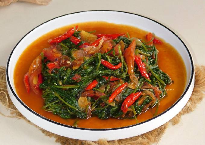 Resep Kangkung Saus Tiram Ala Resto Oleh Desmawati Kuretangin Cookpad