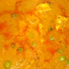 A picture of Matar paneer.
