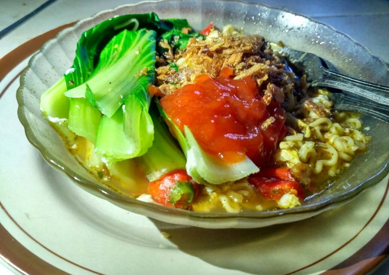 Mie instan rebus special ala ala