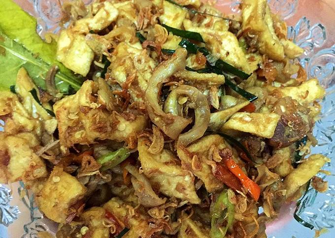 Bagaimana Membuat Oseng Tahu Usus Ayam yang Enak