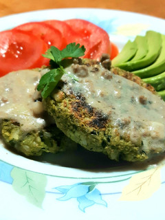 Una foto de Hamburguesas de mote y avena veganas