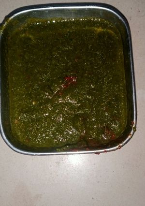 धनिए की चटनी (dhaniye ki chutney recipe in Hindi) रेसिपी मुख्य फोटो