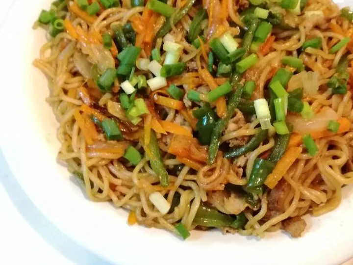 Cara Gampang Membuat Resep Mie Goreng full sayur yang Uenak Anti Ribet, Lezat