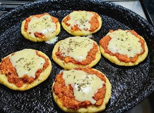 Una foto de Pizzetas de papa sin tacc