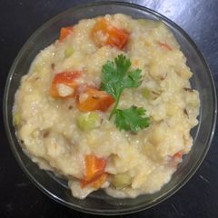Dalia khichdi (broken wheat) A picture of Dalia khichdi (broken wheat).