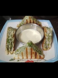 वेज मेयो सैंडविच (Veg mayo sandwich recipe in hindi) रेसिपी मुख्य फोटो