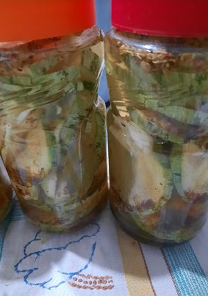 Una foto de Zucchini en conserva