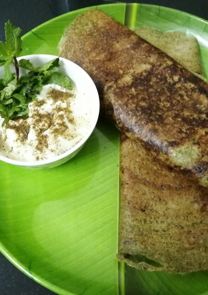 પેરારાટતું (Pesarattu Recipe In Gujarati) રેસીપી મુખ્ય ફોટો