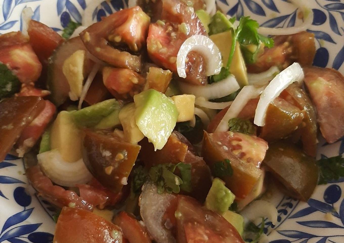 Ensalada tomate y aguacate
