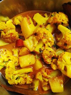 ফুলকপি আলুর ডালনা(fulkopi alur dalna recipe in bengali) রেসিপির প্রধান ছবি