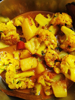 ফুলকপি আলুর ডালনা(fulkopi alur dalna recipe in bengali) রেসিপির প্রধান ছবি