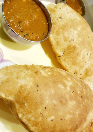 A picture of Chole puri.