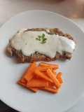 Lomo de cerdo con salsa bechamel