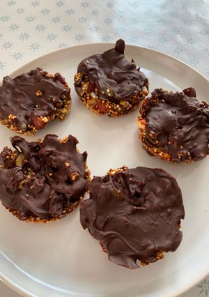 Une photo de Palets granola quinoa/chocolat # healthy