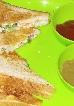 A picture of Mayonnaise sandwich on tawa.