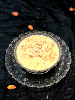 सेवई की खीर (Sevai ki kheer recipe in hindi) रेसिपी मुख्य फोटो