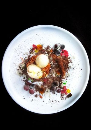 A picture of The edible bird's nest representing coconut milk pudding:.