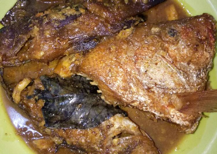 Bagaimana Menyiapkan Ikan bumbu rujak no santan no pedas, Bisa Manjain Lidah
