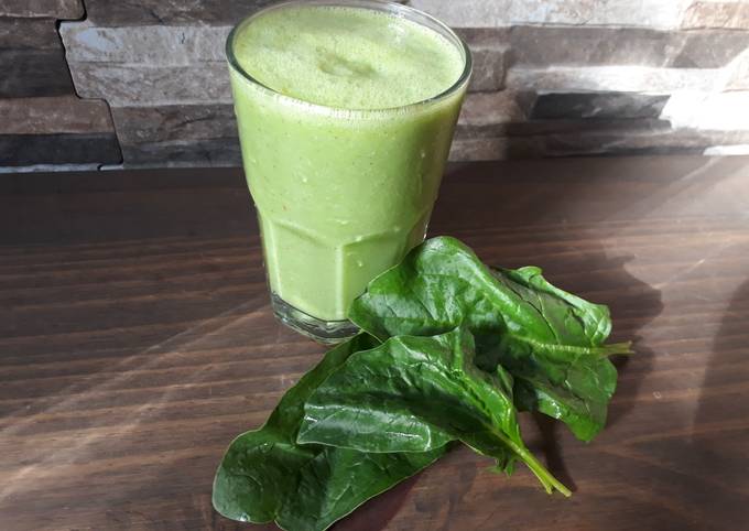 Smoothie espinaca-kiwi-pera