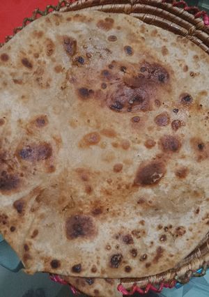 A picture of Khasta Paratha.